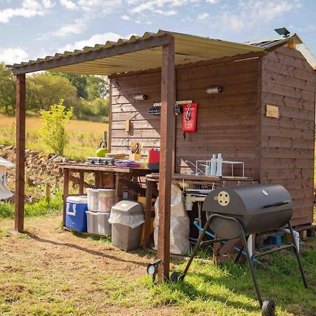 Roaches Retreat Family Glampsite, Rocky Reach Bell Tent With Outdoor Adventures And Campfire Nights Upper Hulme Buitenkant foto