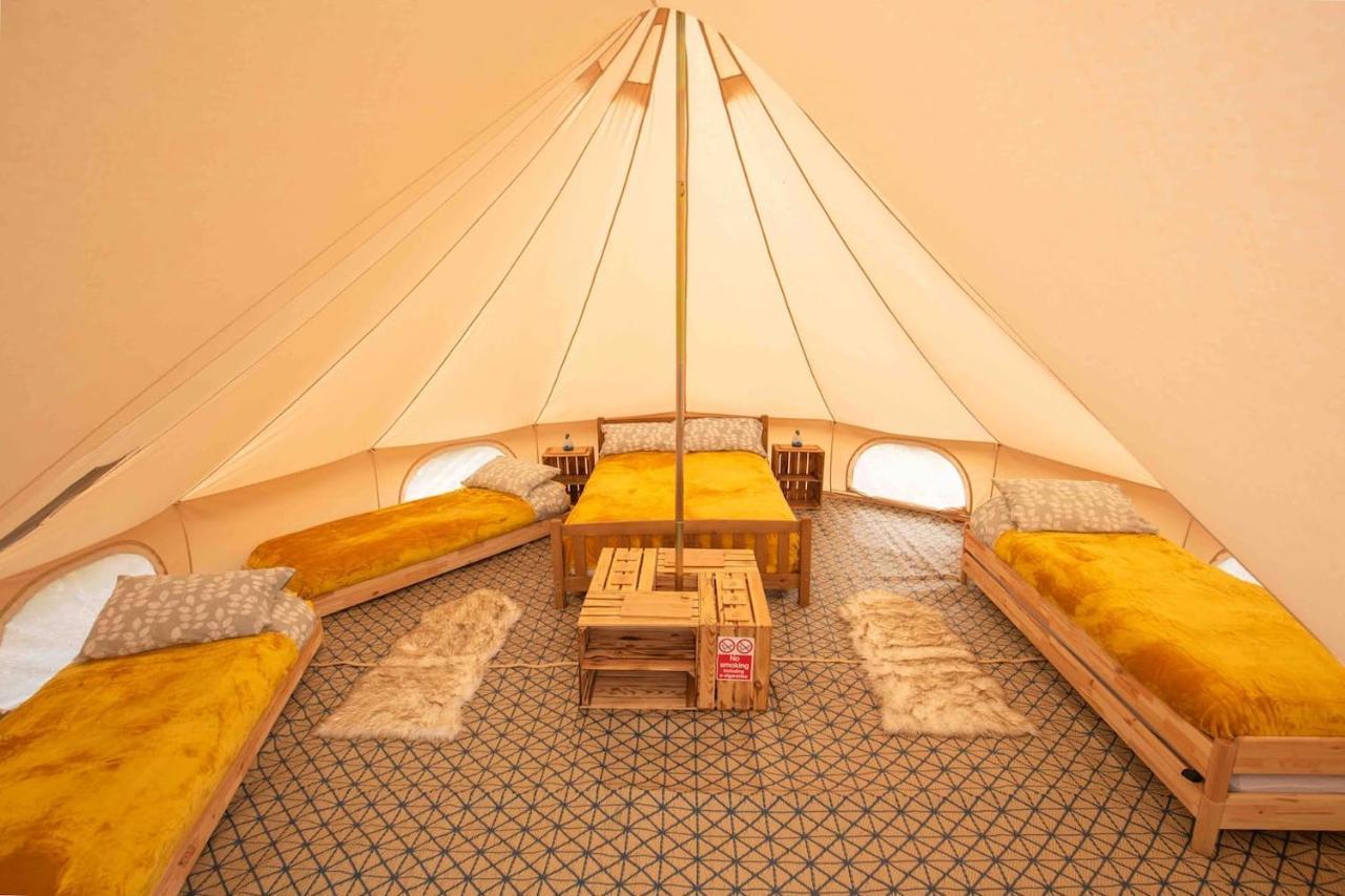 Roaches Retreat Family Glampsite, Rocky Reach Bell Tent With Outdoor Adventures And Campfire Nights Upper Hulme Buitenkant foto