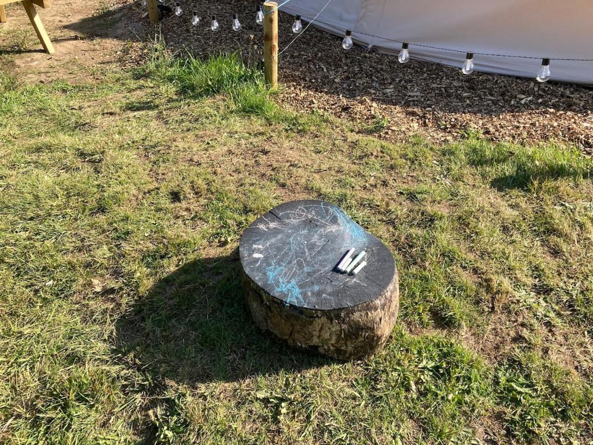 Roaches Retreat Family Glampsite, Rocky Reach Bell Tent With Outdoor Adventures And Campfire Nights Upper Hulme Buitenkant foto