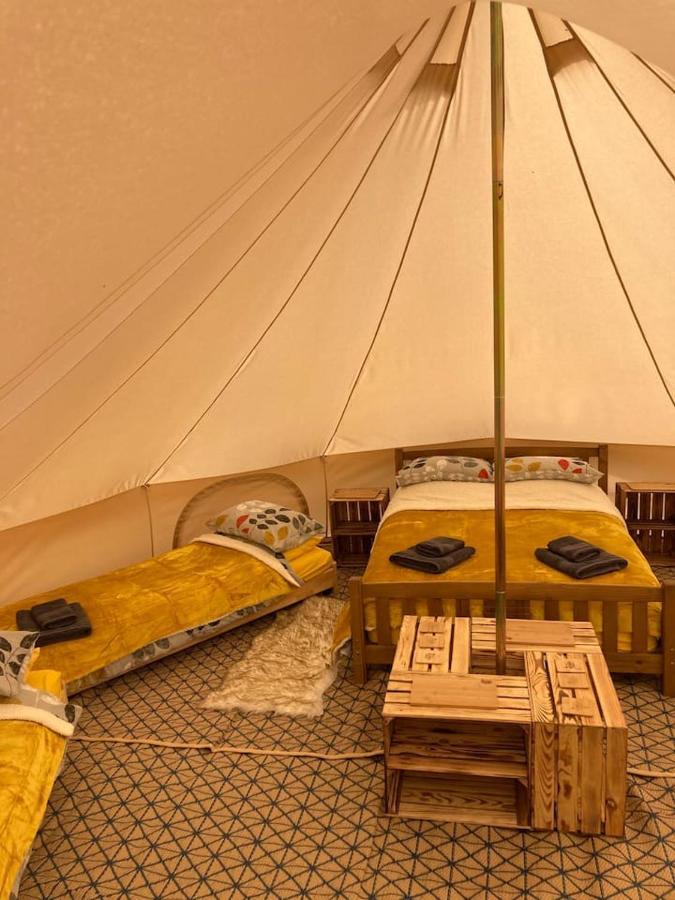 Roaches Retreat Family Glampsite, Rocky Reach Bell Tent With Outdoor Adventures And Campfire Nights Upper Hulme Buitenkant foto