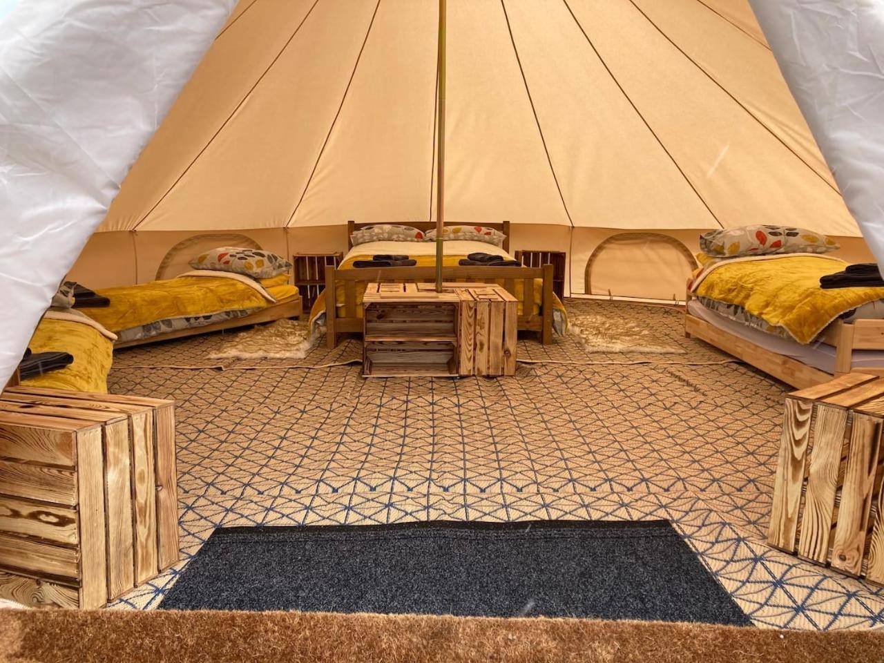 Roaches Retreat Family Glampsite, Rocky Reach Bell Tent With Outdoor Adventures And Campfire Nights Upper Hulme Buitenkant foto