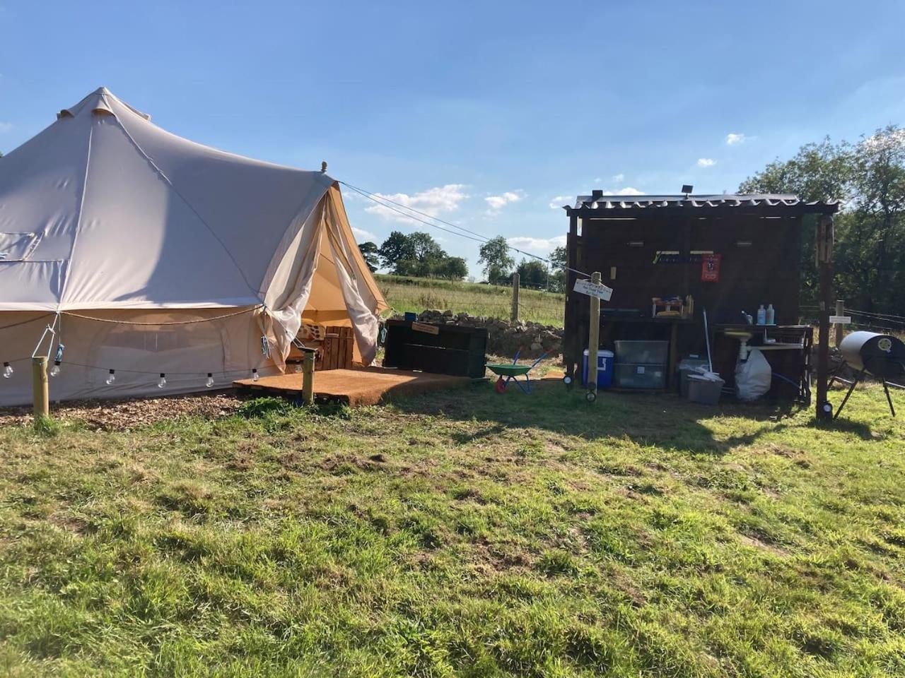 Roaches Retreat Family Glampsite, Rocky Reach Bell Tent With Outdoor Adventures And Campfire Nights Upper Hulme Buitenkant foto